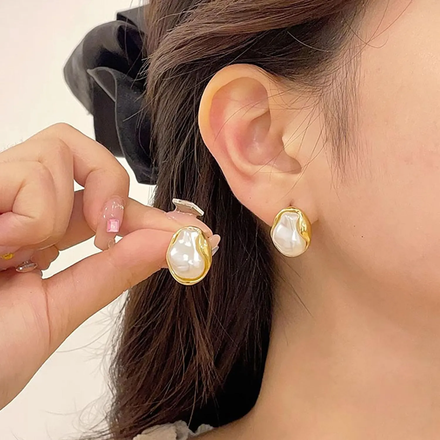 Baroque Pearl Stud Earrings For Women 14k Gold Plated Irregular Pearl Earrings Chunky Big Pearl Earrings Vintage Pearl Statement Earrings Jewelry Gift For Women