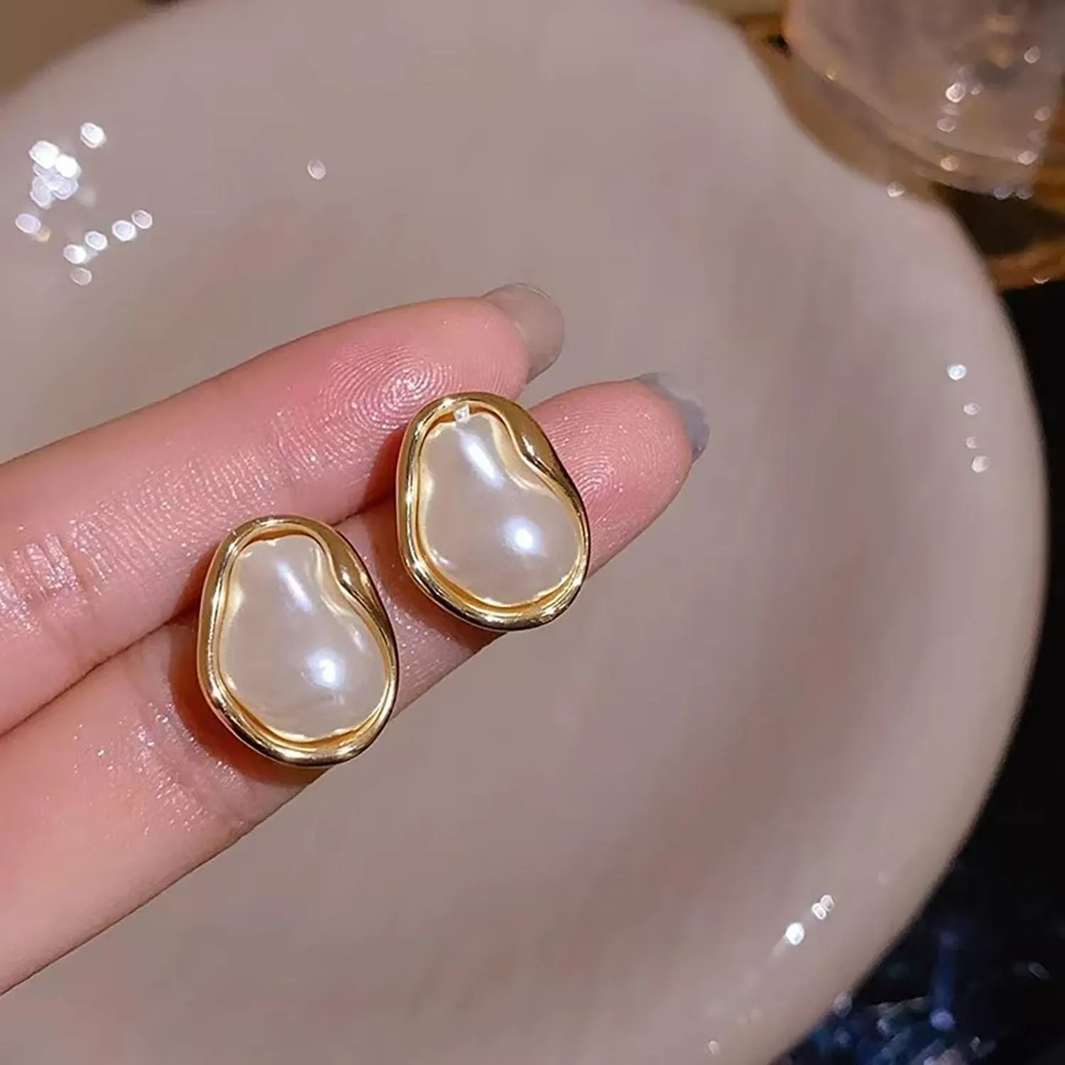 Baroque Pearl Stud Earrings For Women 14k Gold Plated Irregular Pearl Earrings Chunky Big Pearl Earrings Vintage Pearl Statement Earrings Jewelry Gift For Women