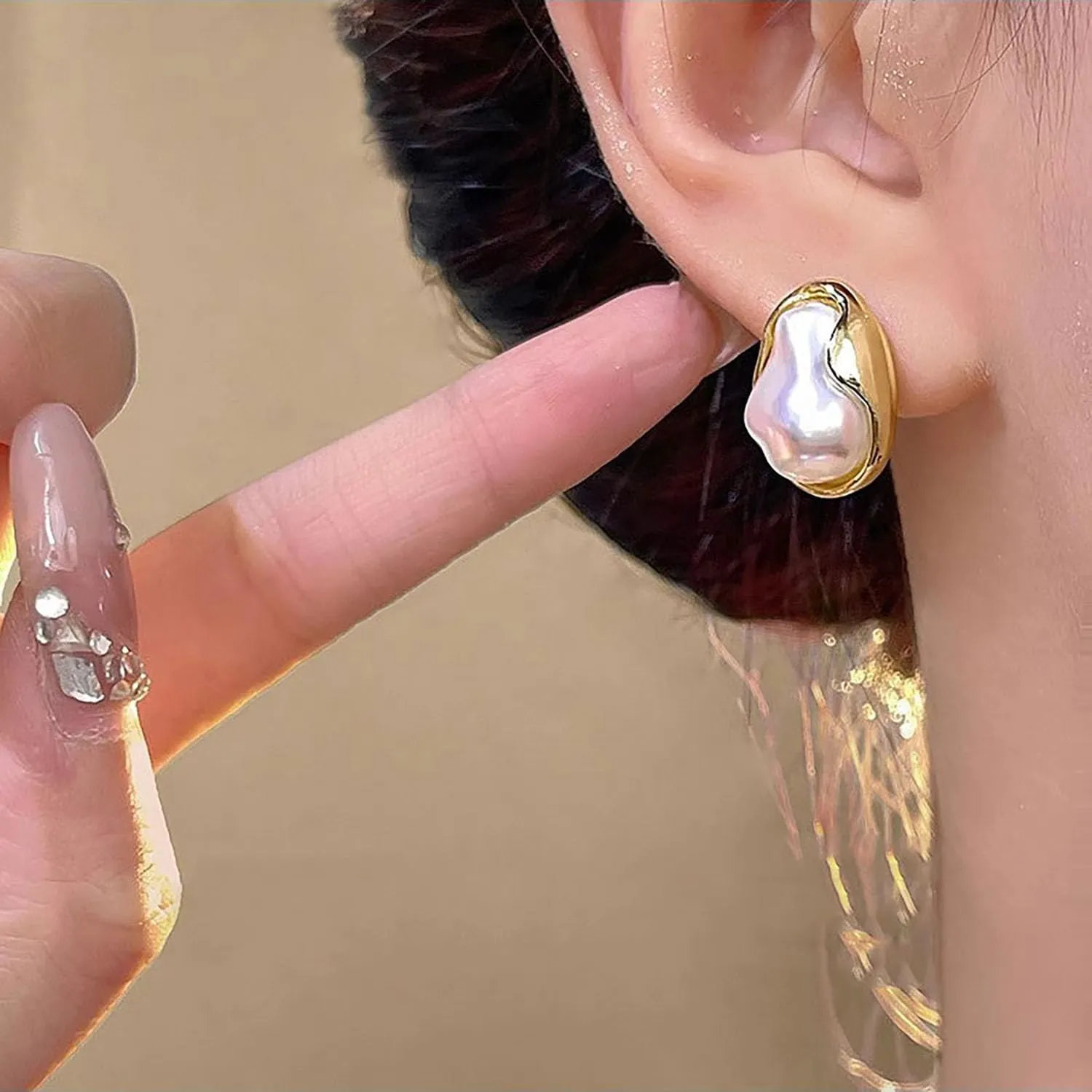 Baroque Pearl Stud Earrings For Women 14k Gold Plated Irregular Pearl Earrings Chunky Big Pearl Earrings Vintage Pearl Statement Earrings Jewelry Gift For Women