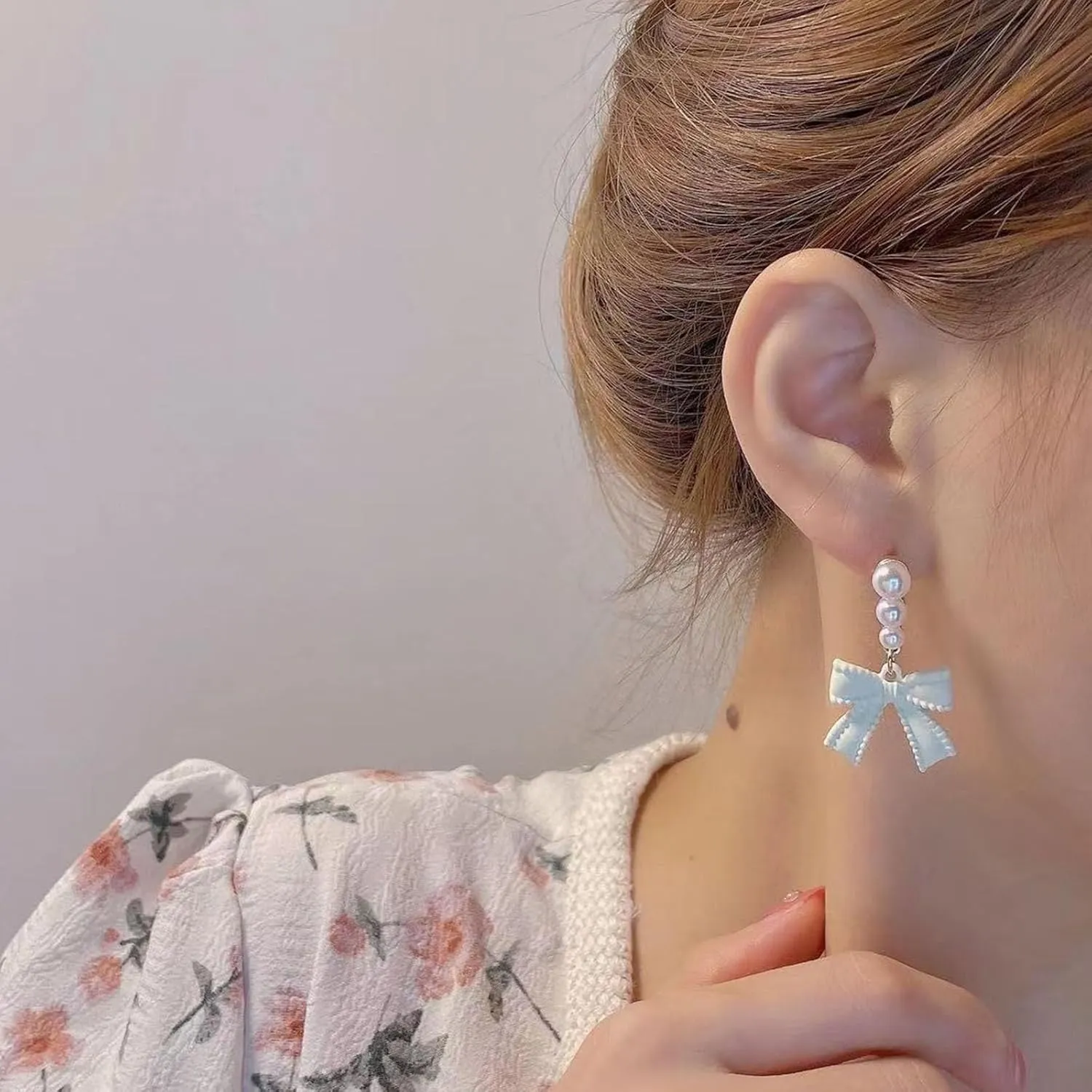 Bow Earrings for Women Pearl Stud Earrings Black Pearl Bow Dangle Drop Earring Trendy Flocking Tassel Jewelry Gifts for Women