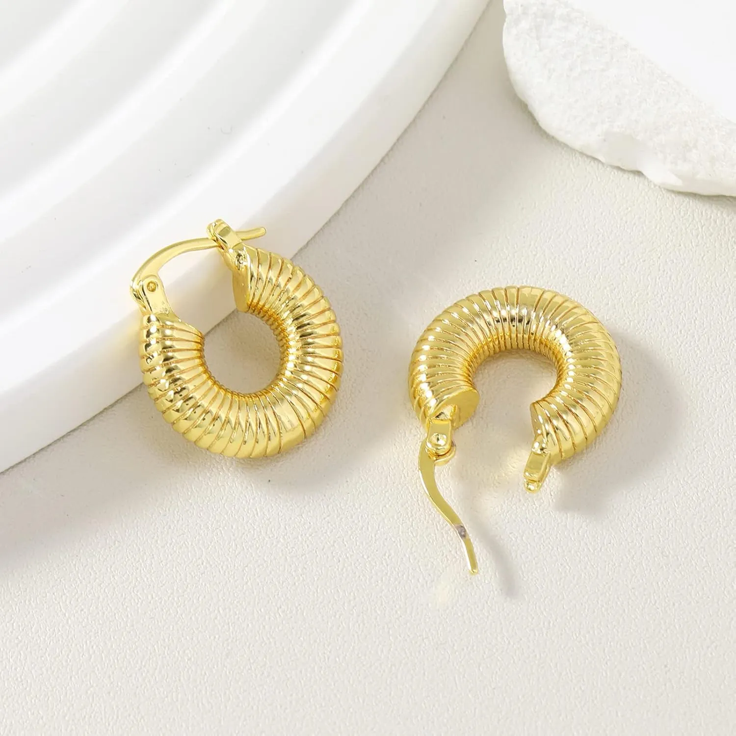 DS Chunky Gold Hoop Earrings for Women 18K Gold Plated Pure copper Lightweight Dainty Rounded Thick Gold Hoops Earrings Small Hoop Fashion Minimalist Jewelry Birthday Gift for Women Girls
