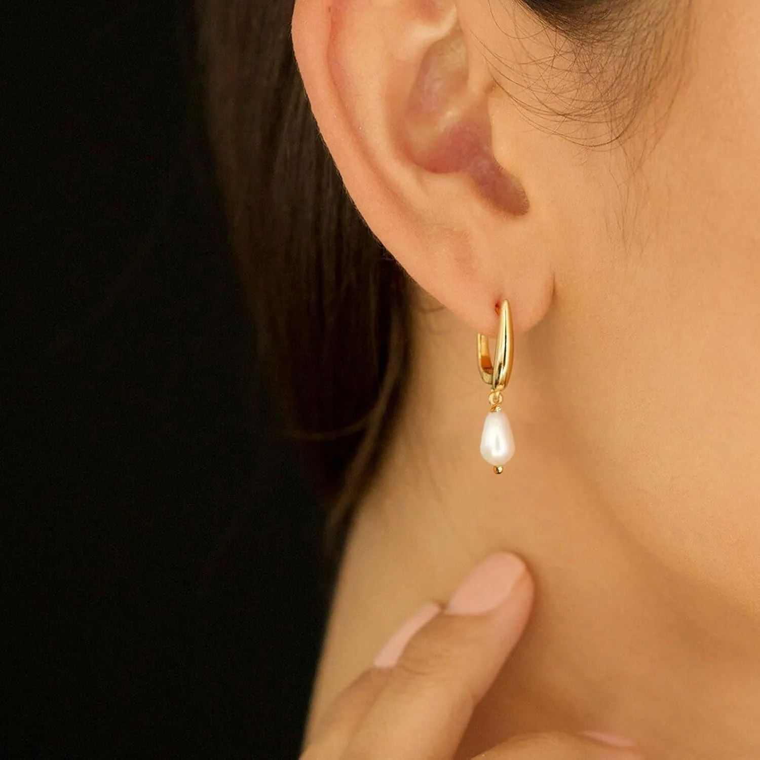 Gold Pearl Drop Earrings for Women, 14k Small Dainty Gold Plated Pearl Huggie Hoop Dangle Earrings for Women Trendy Hypoallergenic Stud Earrings Dangling Gold Earring Hooks Gold Jewelry Non Tarnish