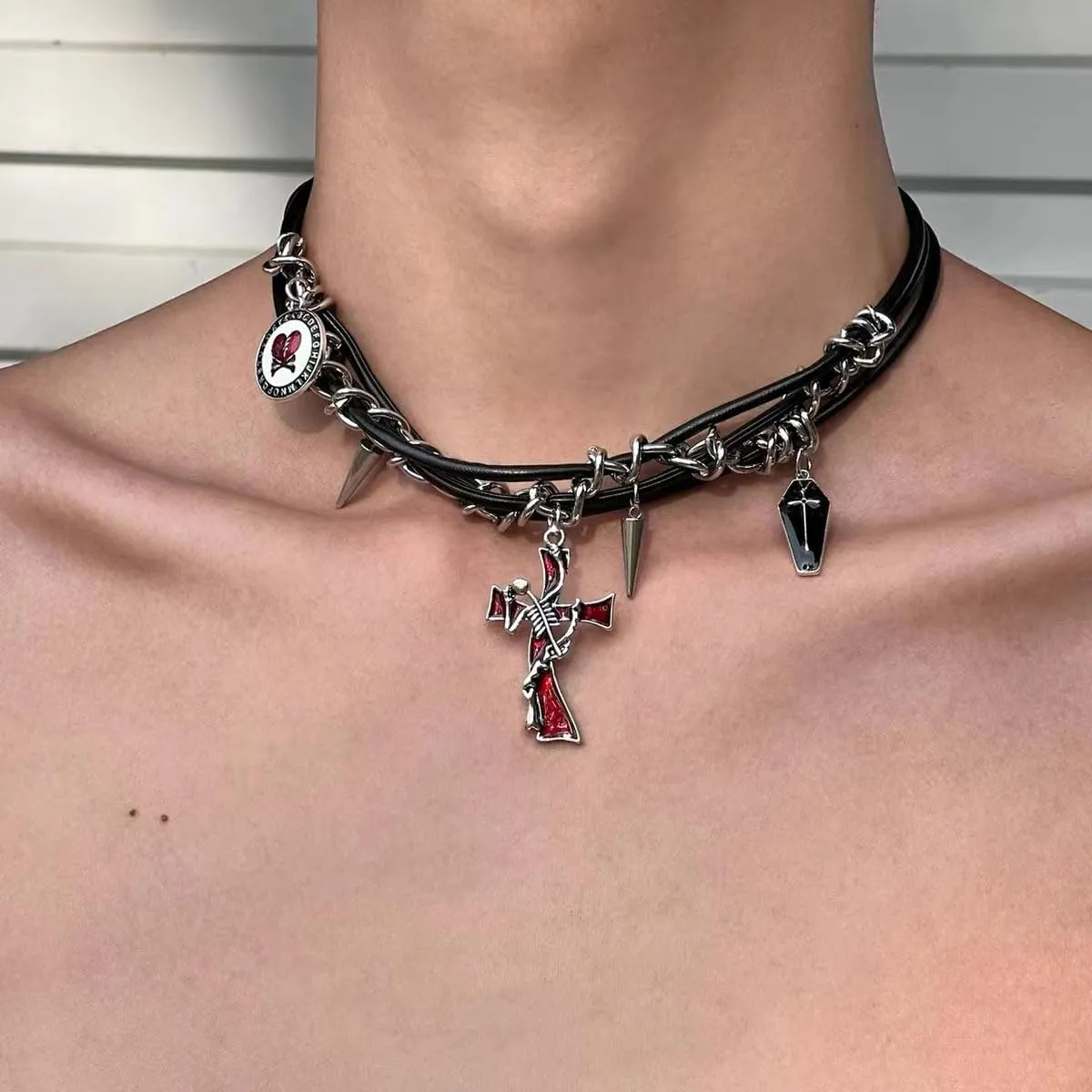 Gothic Punk Necklace Goth Cross Rivet Spider Butterfly Snake Star Choker Necklace Emo Black Beaded Necklace for Women Halloween Jewelry Accessories