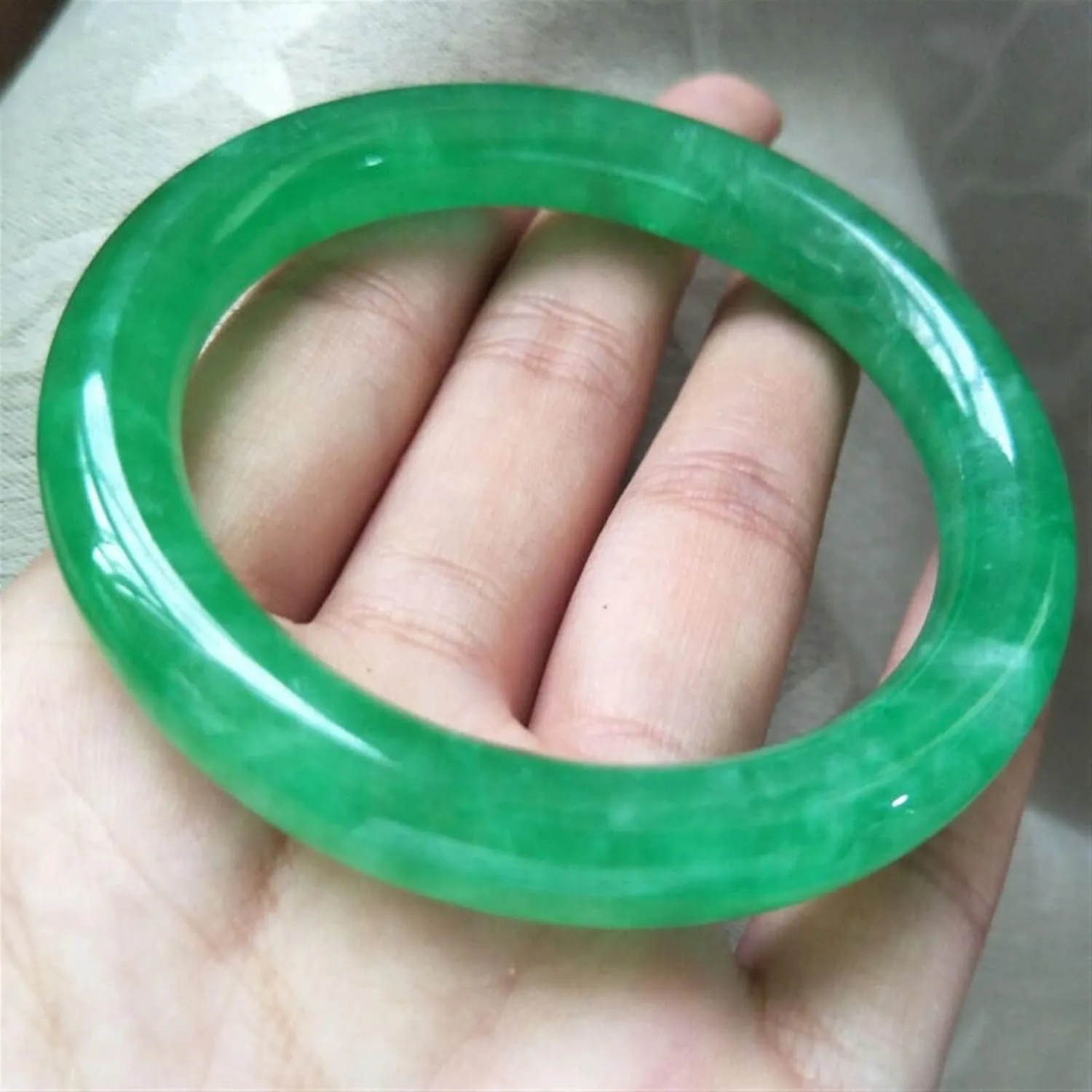 Natural Burmese Jade Bangle Bracelet Genuine Green Jadeite for Women Jewellery Box Gift with Certificate (Size : 64mm)