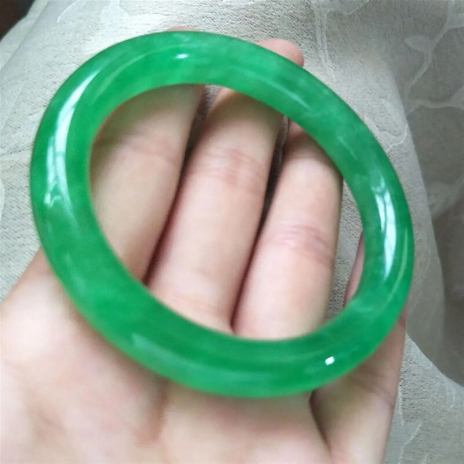 Natural Burmese Jade Bangle Bracelet Genuine Green Jadeite for Women Jewellery Box Gift with Certificate (Size : 64mm)