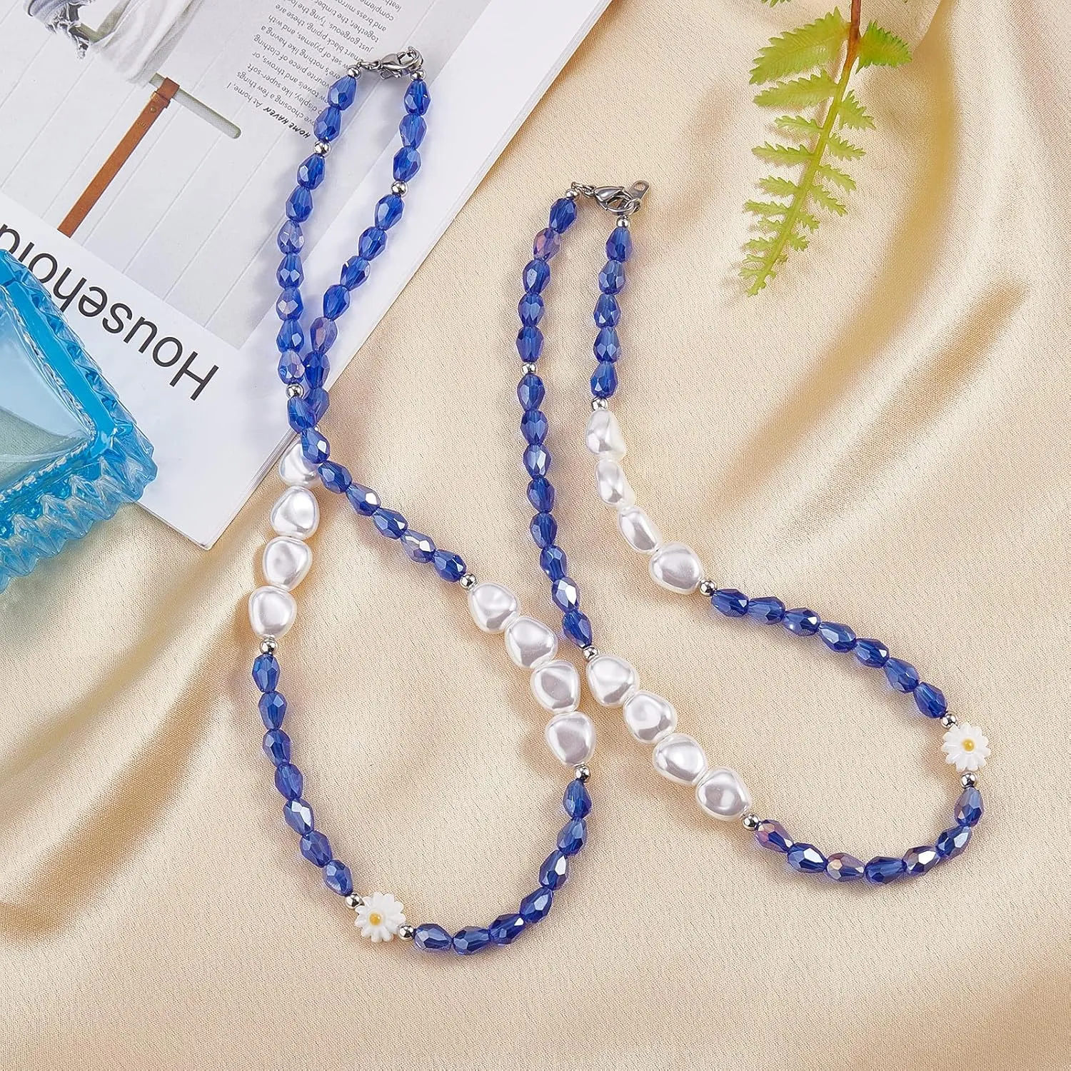 Ornaland 3 Pcs Natural Shell Pearl Stretch Bracelet Necklaces Set Multi-colored Plastic Pearl Flower Glass Beaded Necklaces Bracelet Jewelry Gift for Women