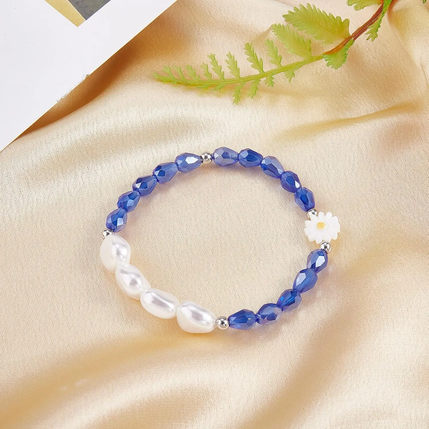 Ornaland 3 Pcs Natural Shell Pearl Stretch Bracelet Necklaces Set Multi-colored Plastic Pearl Flower Glass Beaded Necklaces Bracelet Jewelry Gift for Women