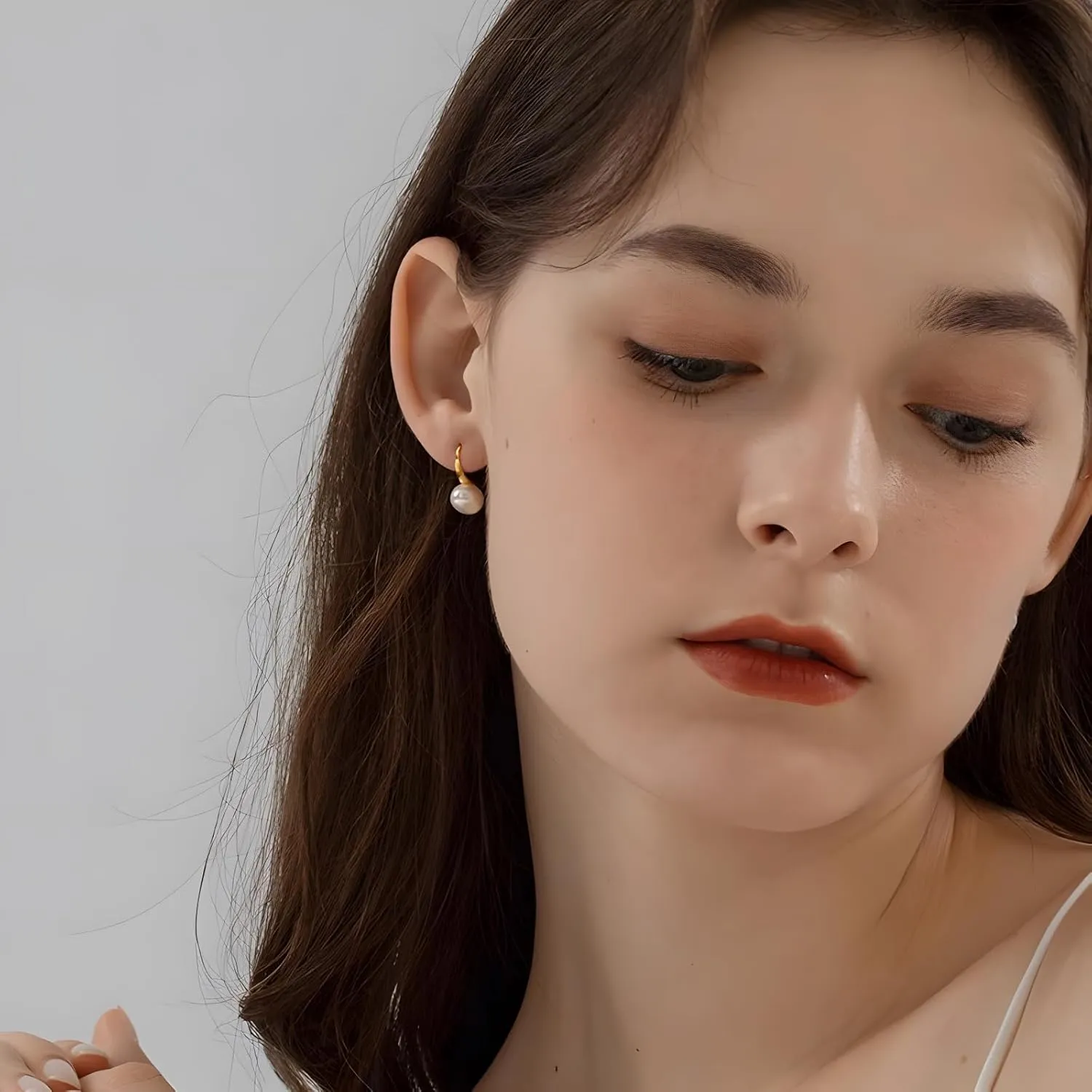 Pearl Earrings for Women Minimalist Pearl Drop Earrings Elegant Gold Leverback Pearl Dangle Earrings Wedding jewelry Bridesmaid Gifts