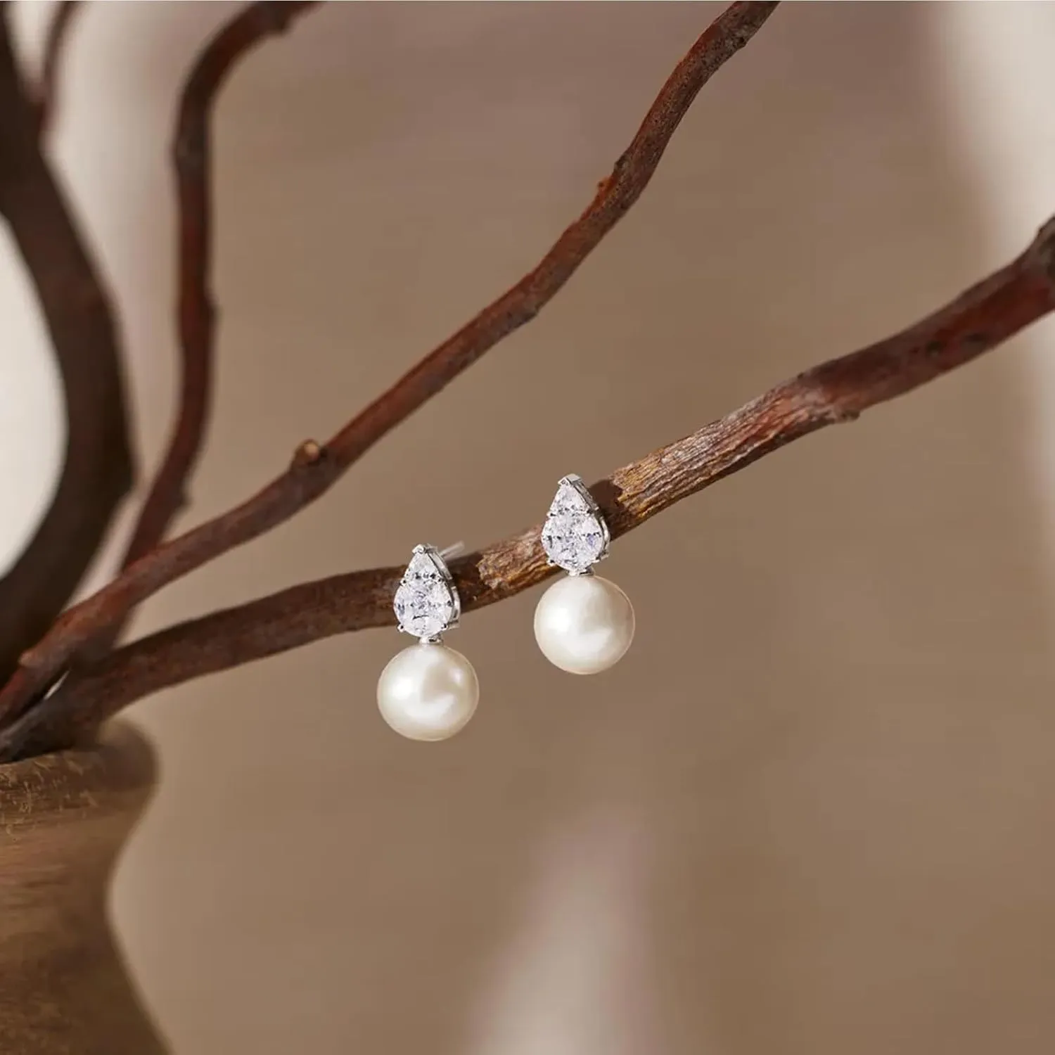 Pearl Earrings for Women Prom Earrings Dainty Formal Pearl Earring Bride Wedding Gold Pearls Drop Earring Pearls Jewelry for Women Trendy 2025