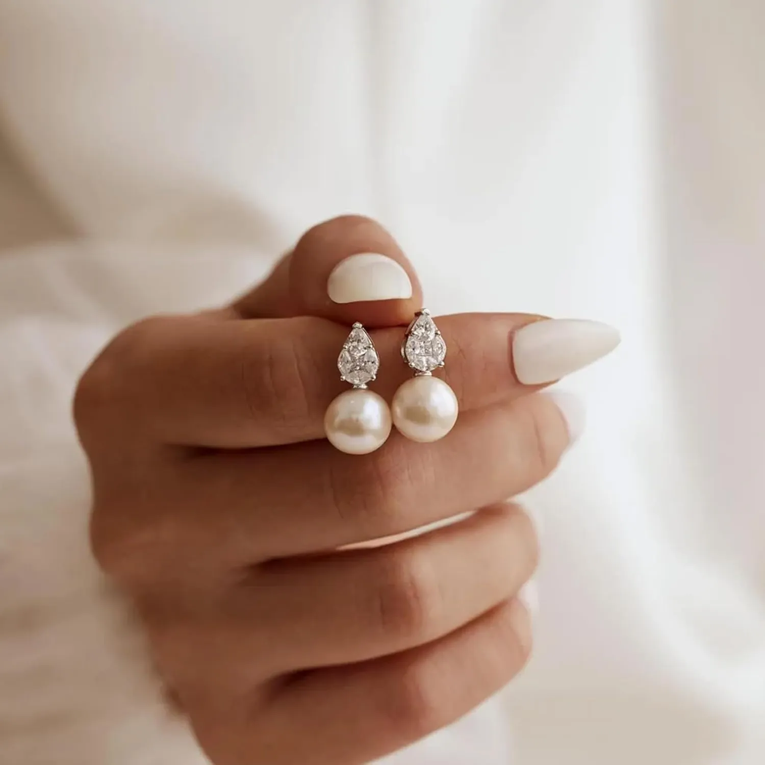 Pearl Earrings for Women Prom Earrings Dainty Formal Pearl Earring Bride Wedding Gold Pearls Drop Earring Pearls Jewelry for Women Trendy 2025