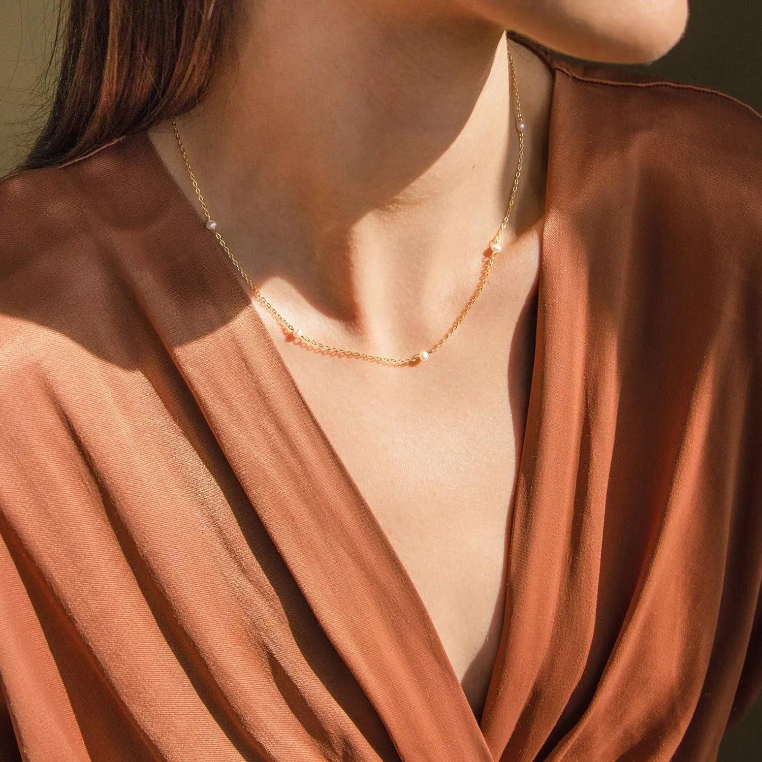 Pearl Necklaces for Women Dainty 14K Gold/Silver Plated Layered Pearl Necklace Simple Pearl Choker Necklaces Cute Single White Pearl Necklace Teen Gift Trendy Stuff Bridesmaid Gifts Wedding Jewelry