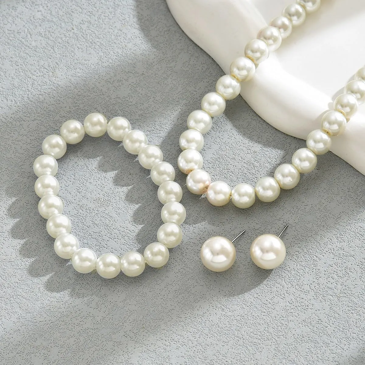 Q&D&S Chunky Pearl Necklace and Earring Set Big Faux Pearl Prom Jewelry Sets for Women Beaded Strand Bracelet Stud Earrings for Women Wedding