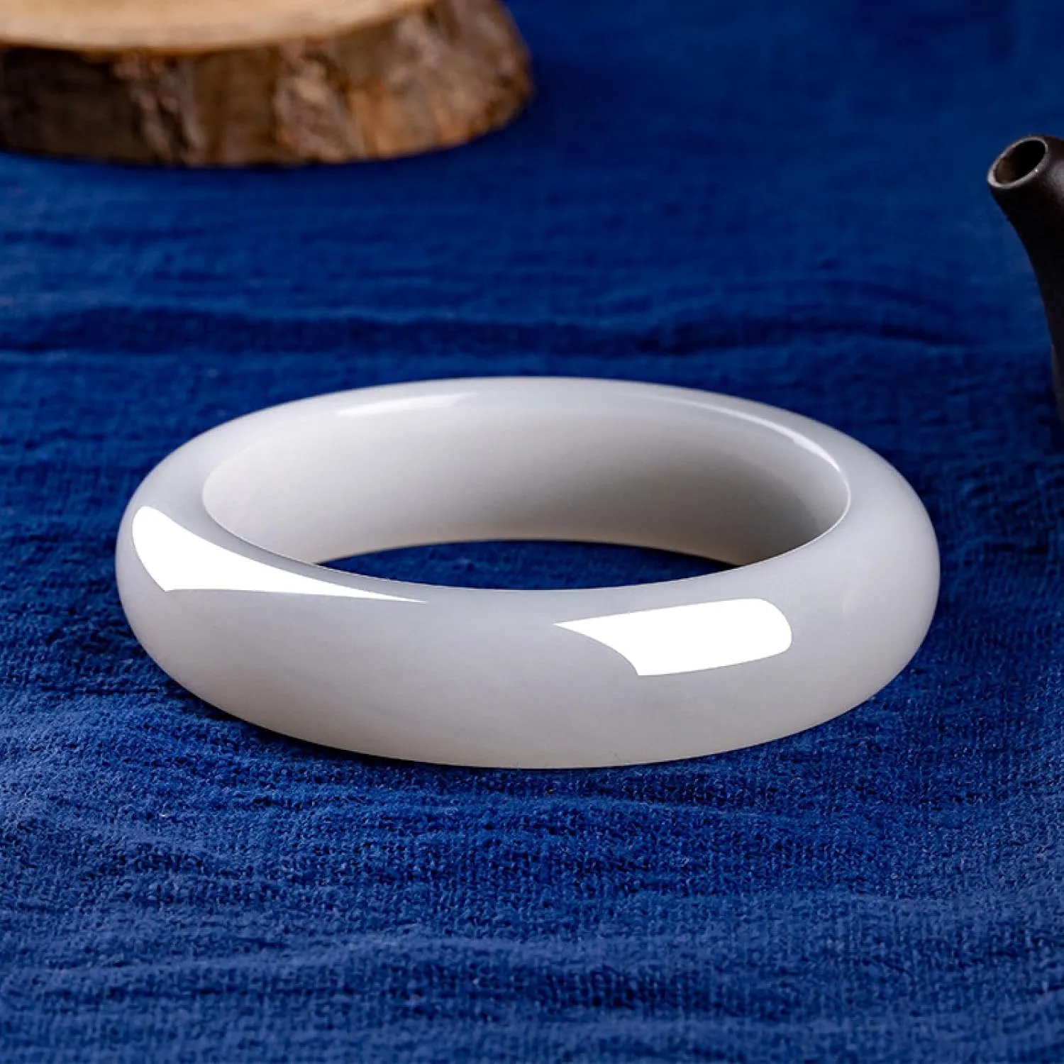 Women's natural jade bracelet, handmade, vintage heritage