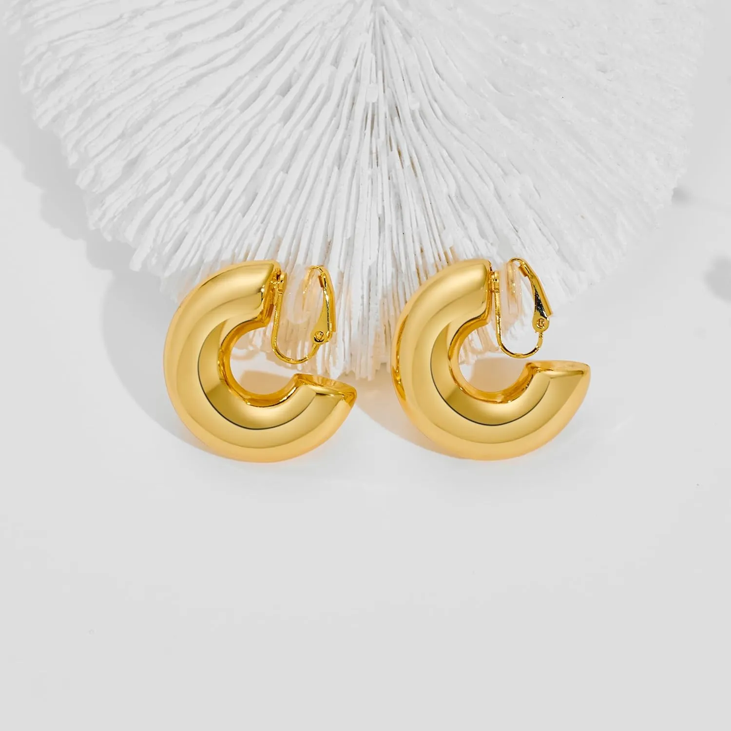 WOWORAMA Gold Clip On Hoop Earrings for Women - Classic Large Chunky Hoops - Non Pierced Minimalistic Clip Earrings