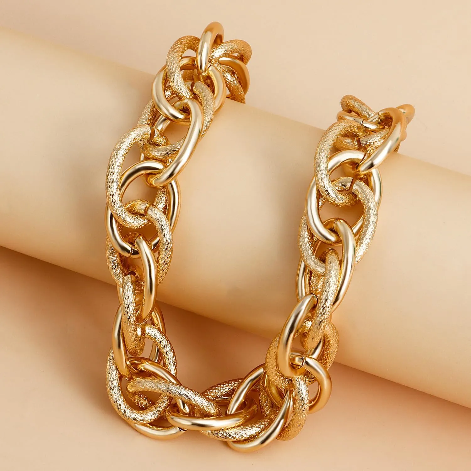 YOOESTORES82 Chunky Gold Cuban Chain Choker Necklaces,Trendy Punk Hip Hop Style Link Chain Necklaces,Dainty Exaggerated Accessories Jewelry Gifts for Women